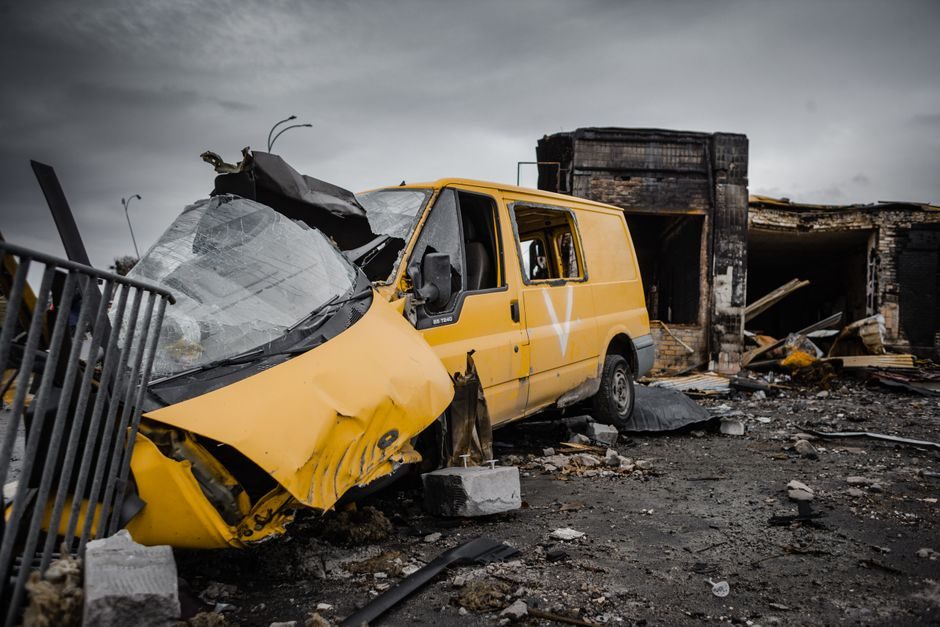 Russia Strikes Kyiv, Killing 25 as Both Sides Vow Escalation