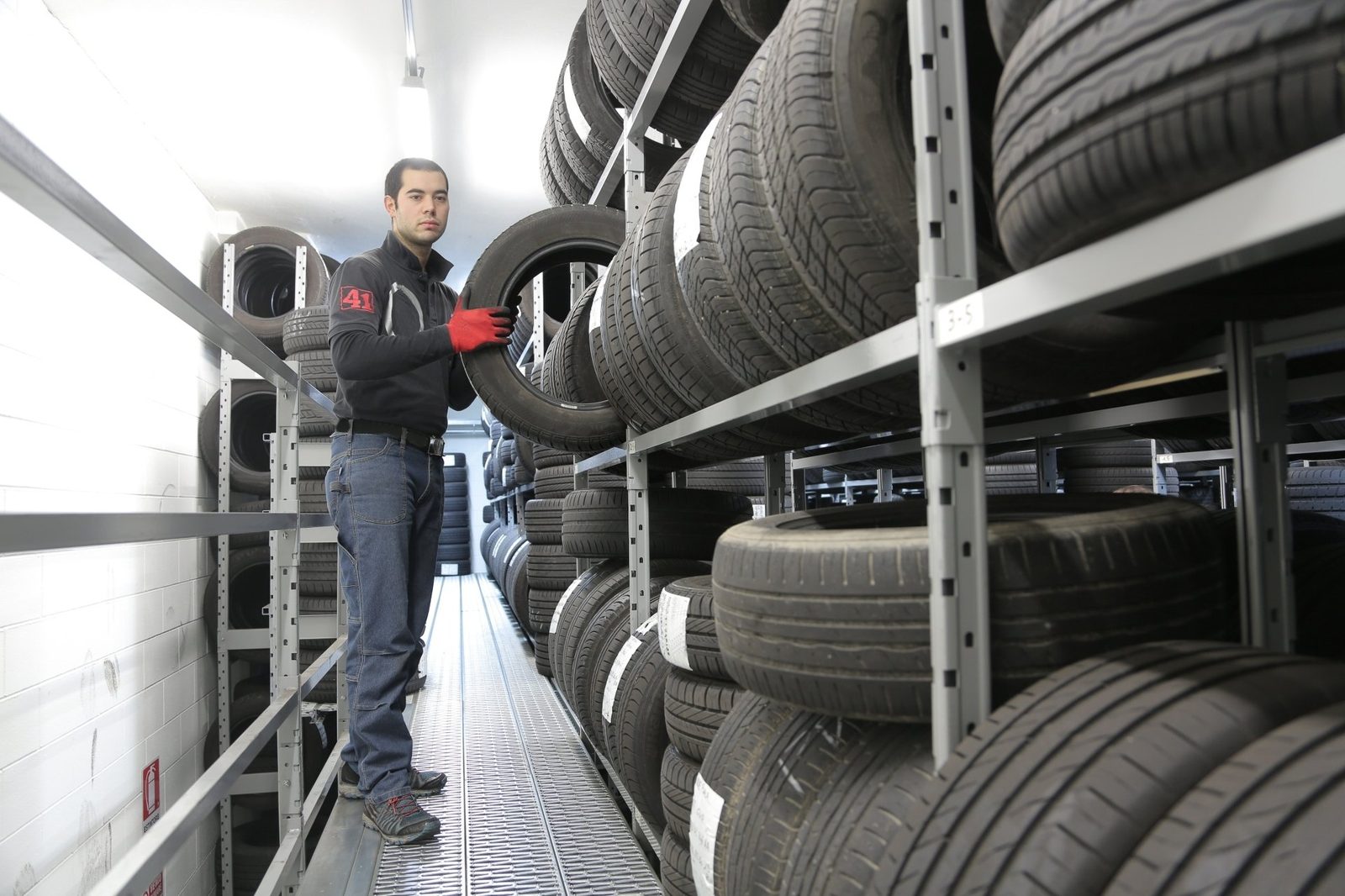 Ozzy Tyres' wide range of products offered in buying wheels and tyres online!