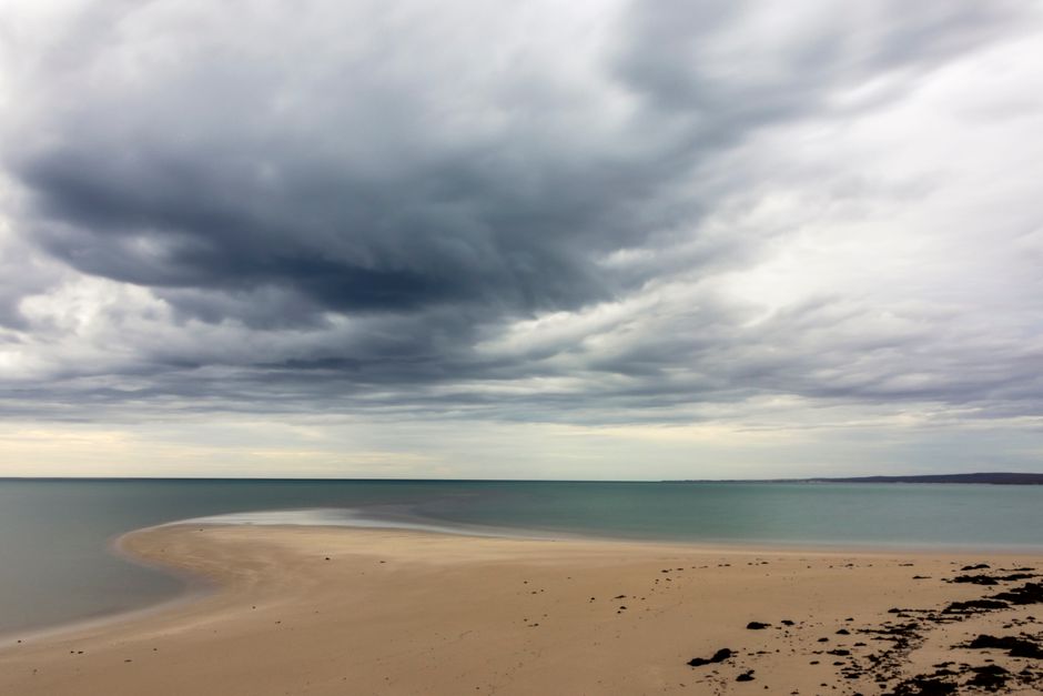 'Beggars belief': Industrial port proposed just 10km from WA's planned Exmouth Gulf marine park