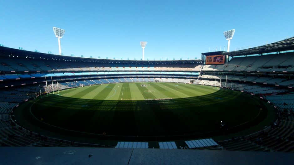 Carlton close in on AFL wildcard berth after dominant 44-point win over St Kilda; AFLW Blues also open season with victory