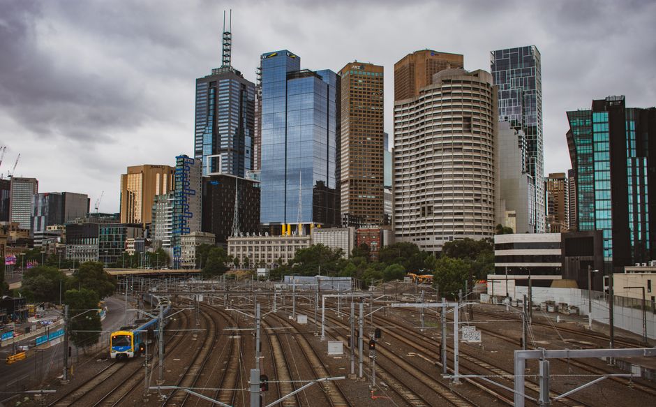 Coalition pledges $1.7 billion for hybrid trains to serve Melbourne's booming west
