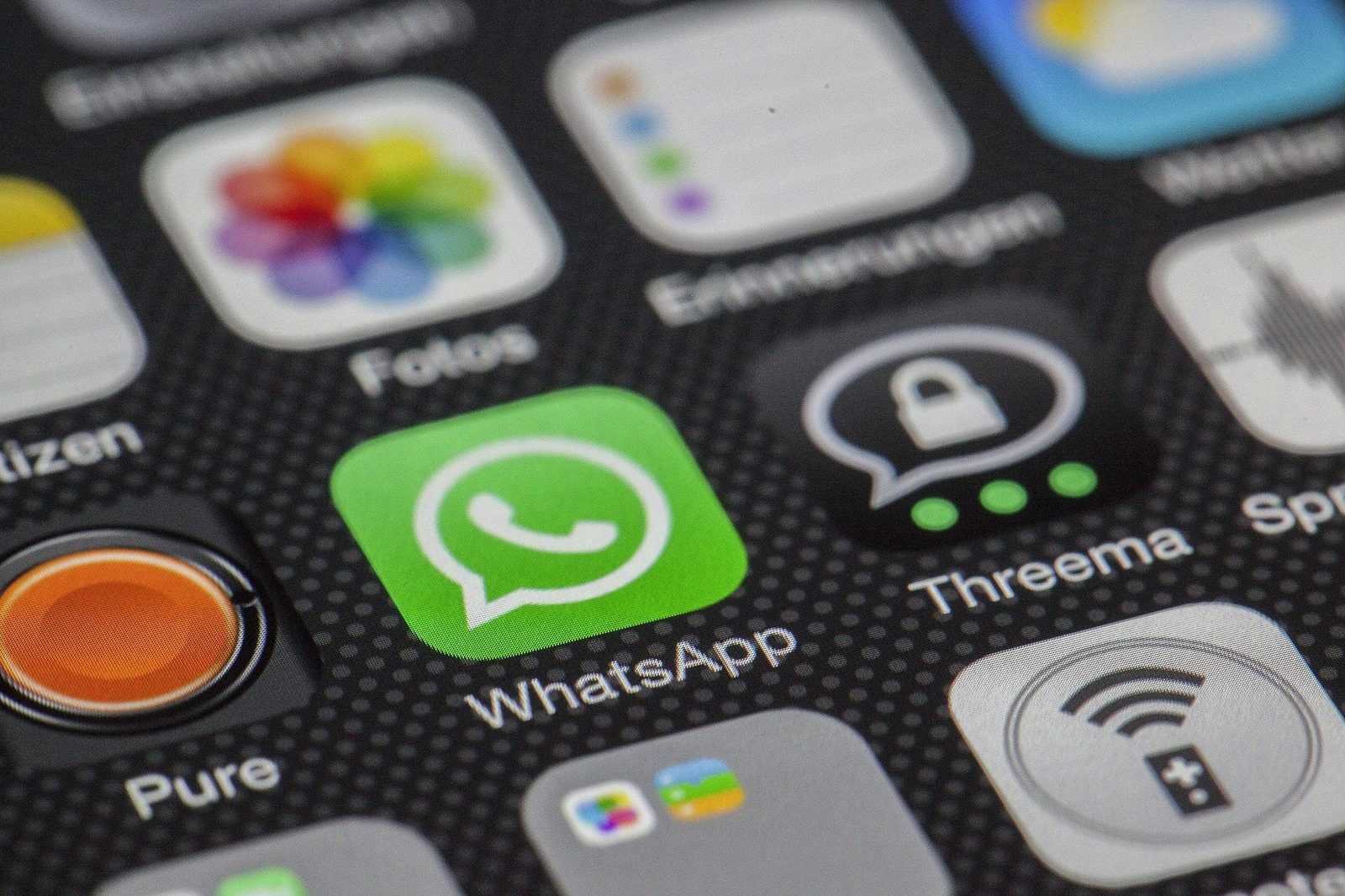 WhatsApp Down: Desktop App Redirecting to Facebook Login Page (May 2026)