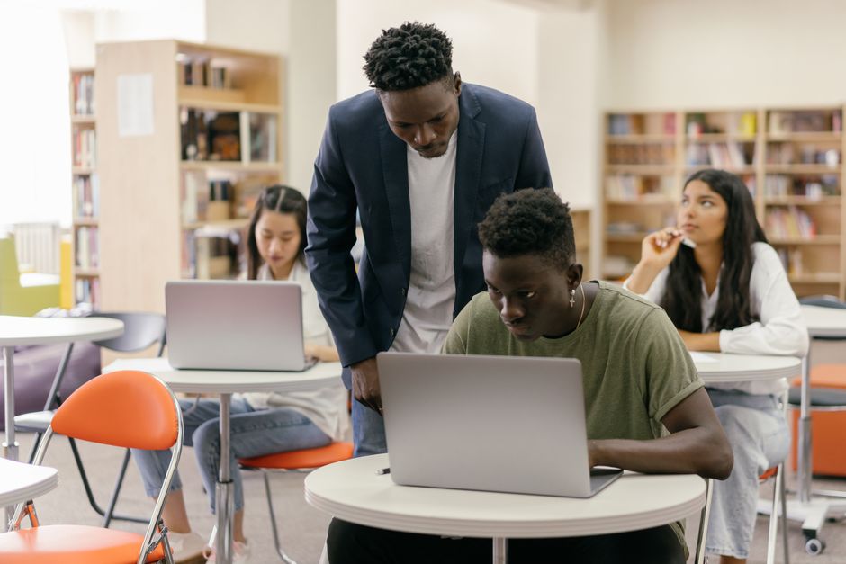 Education Minister Calls for 'Digital Detox' in Schools as Students Record Worst-Ever Test Scores