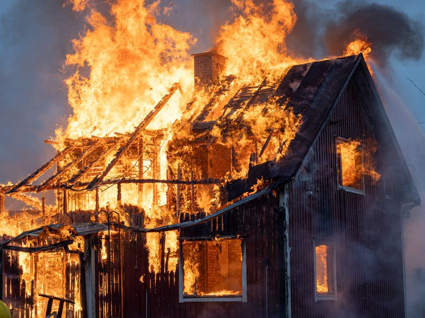 Five children rescued from Stanthorpe house fire by mystery Good Samaritan who vanished before help arrived