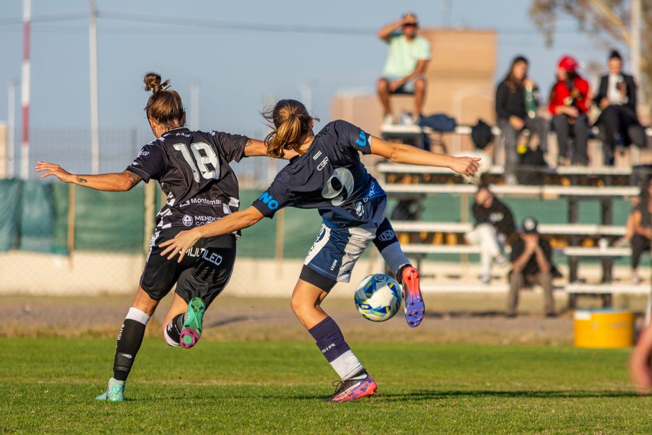 How Daisy Pearce broke the ice and united Australia's first AFLW international squad