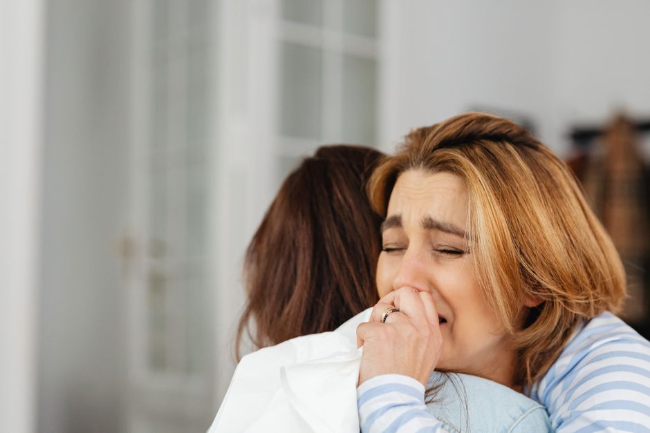 How to Navigate Grief After Loss: Australian Psychologist Shares Key Strategies