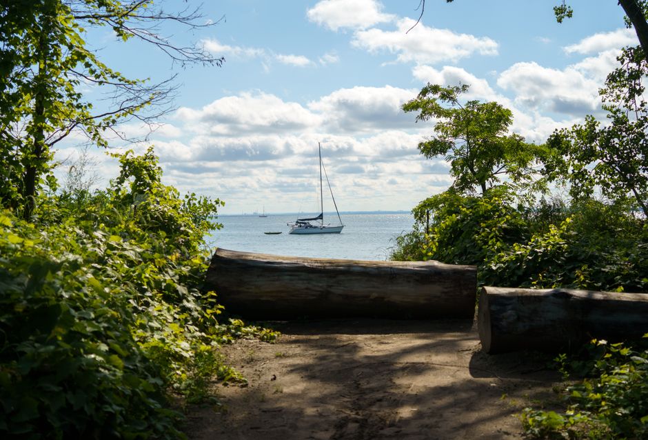 Trump Signs Order Renaming Lake Ontario 'Lake America' as US-Canada Feud Escalates